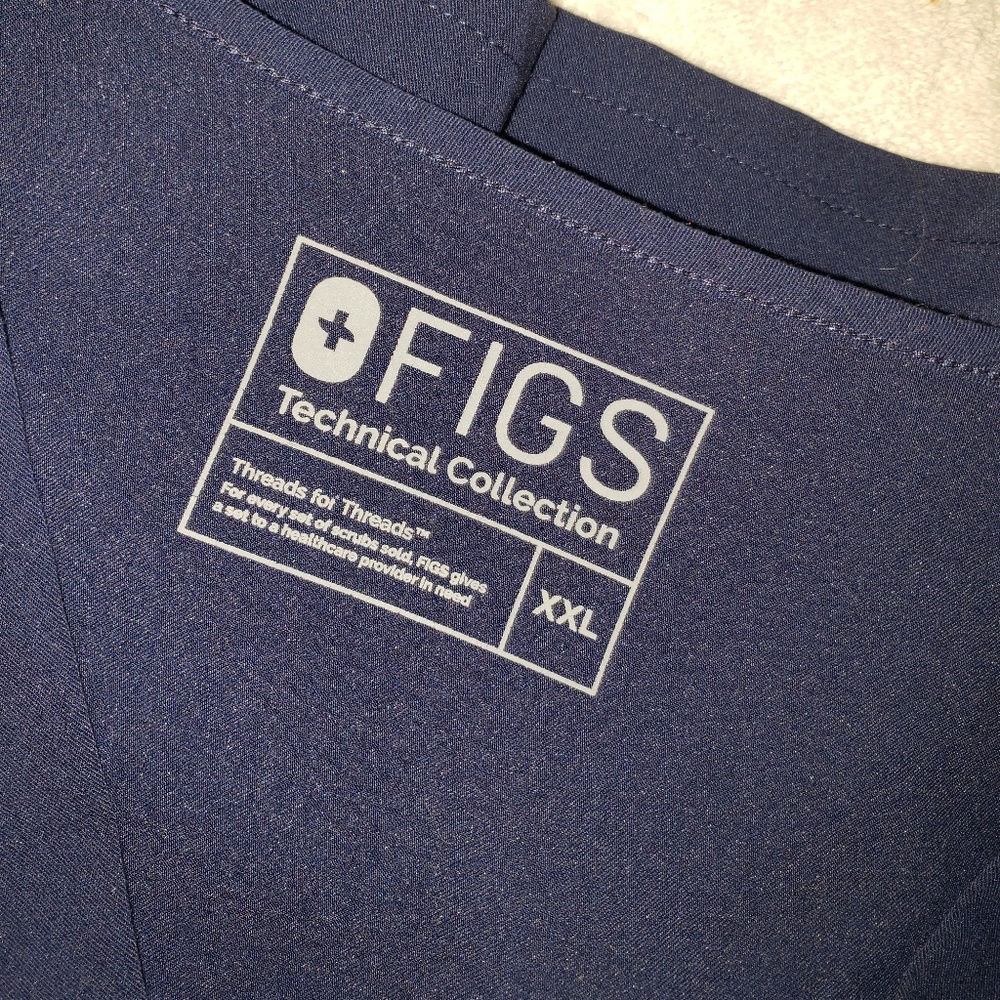 Figs Casma scrub top